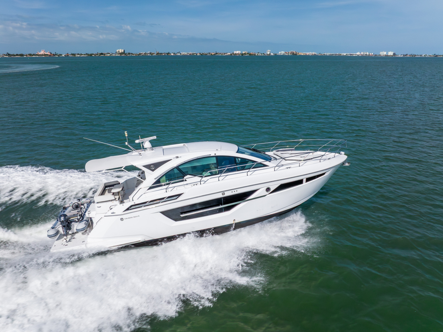 2018 Cruisers Yachts 50 CANTIUS - Image 13