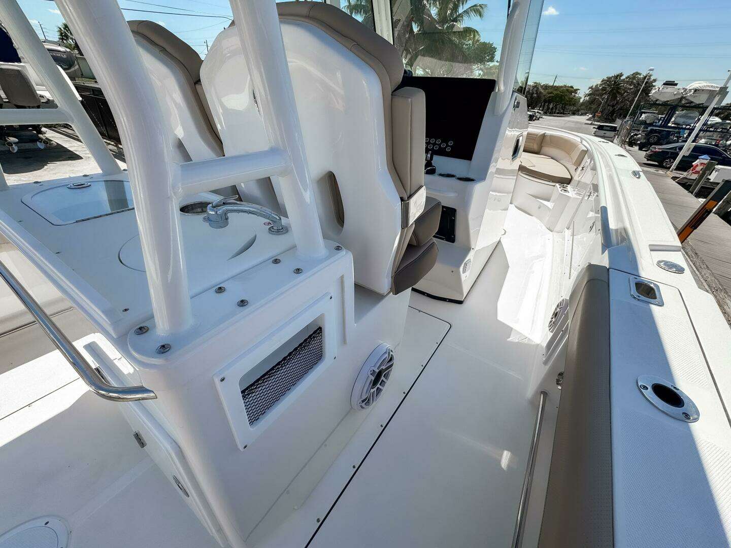 2025 Edgewater 325CC - Image 31