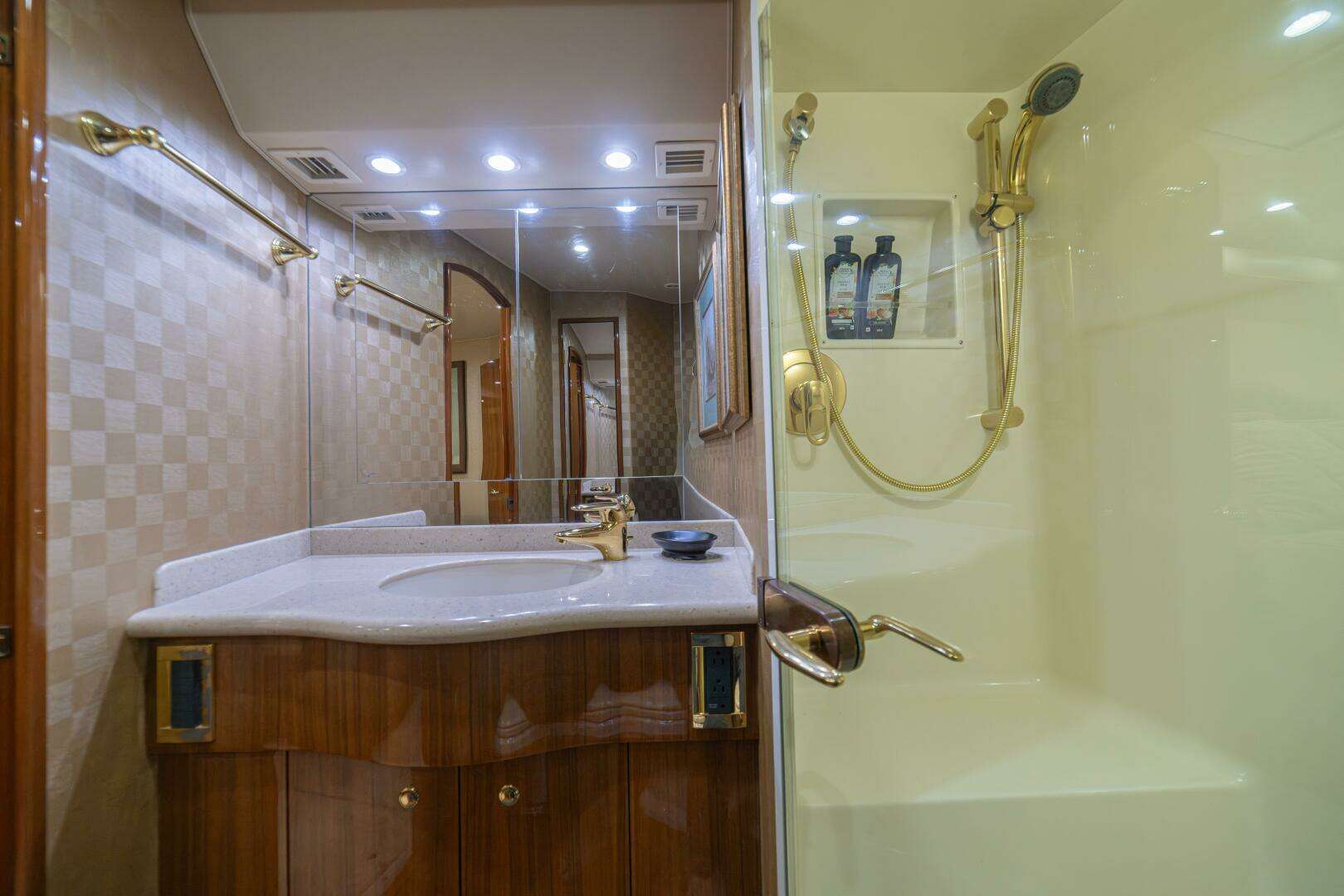 2006 Viking 56 Convertible - Image 65
