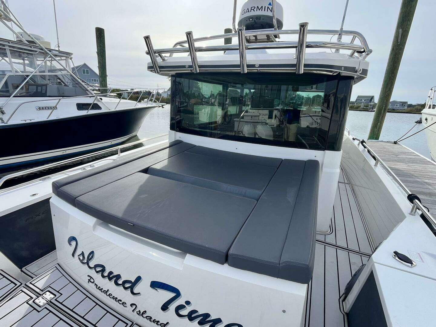 2018 Axopar 37 Sport Cabin R - Image 6