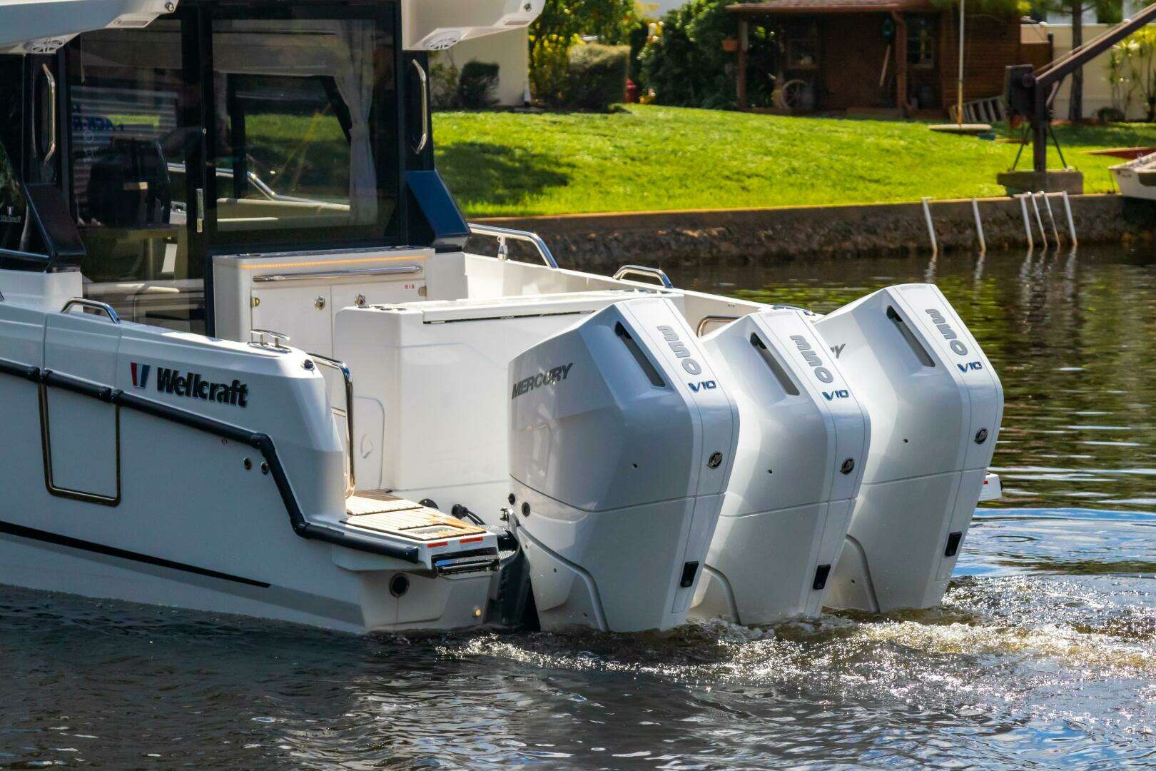 2025 Wellcraft 38 Explorer - Image 2