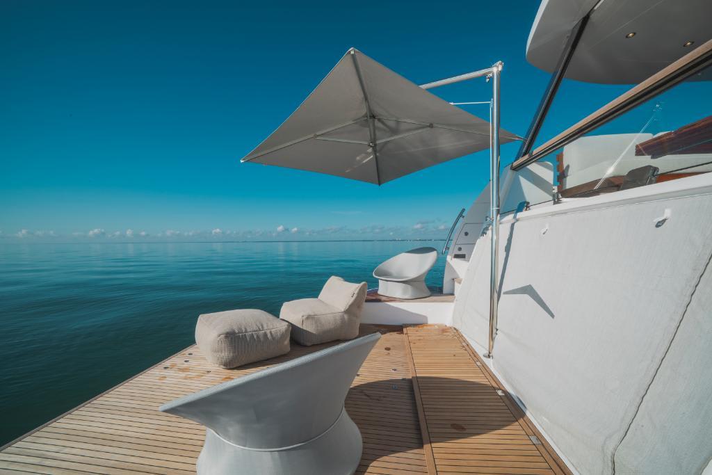 2023-Azimut-Magellano-25-Metri-MarineMax