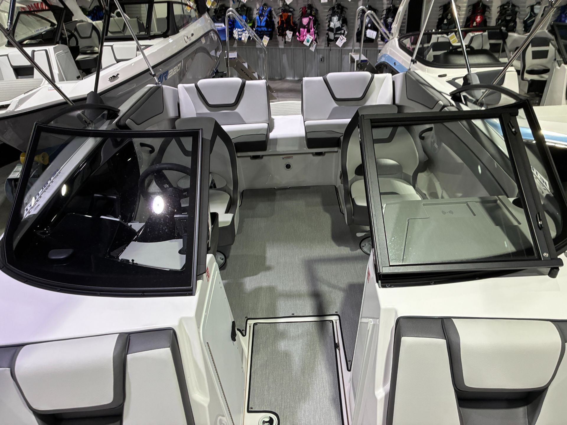2026 Yamaha Boats SX220 - 7