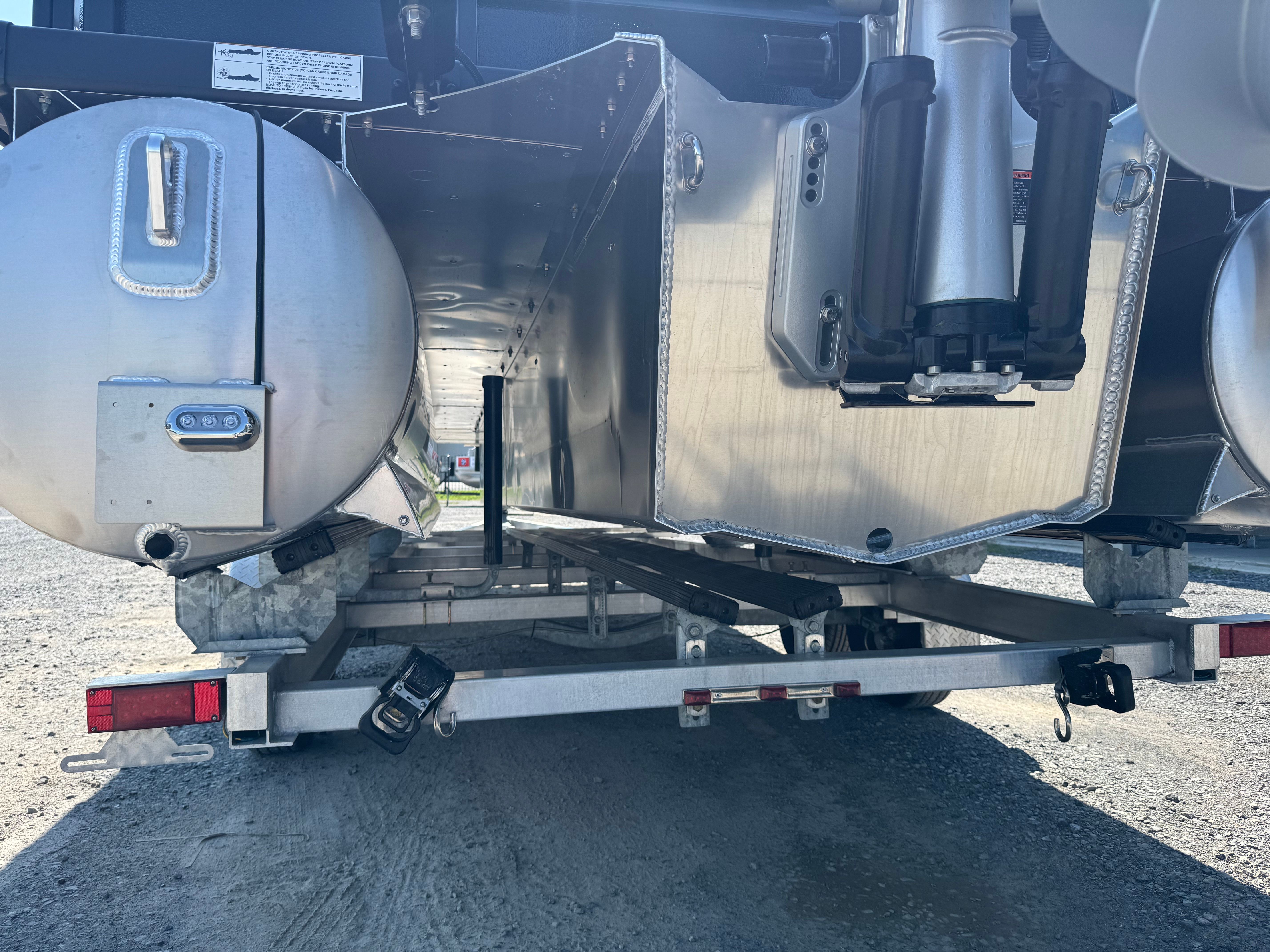 2026 Premier 250 Solaris Rear Social - 9