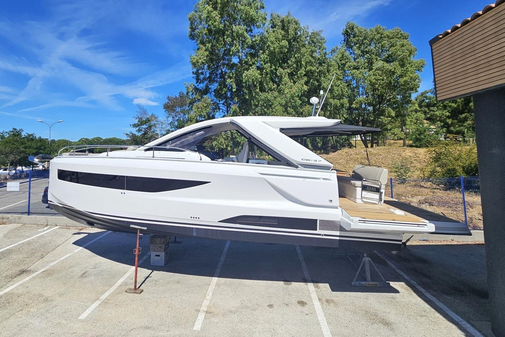 2026 Jeanneau DB/37 IB
