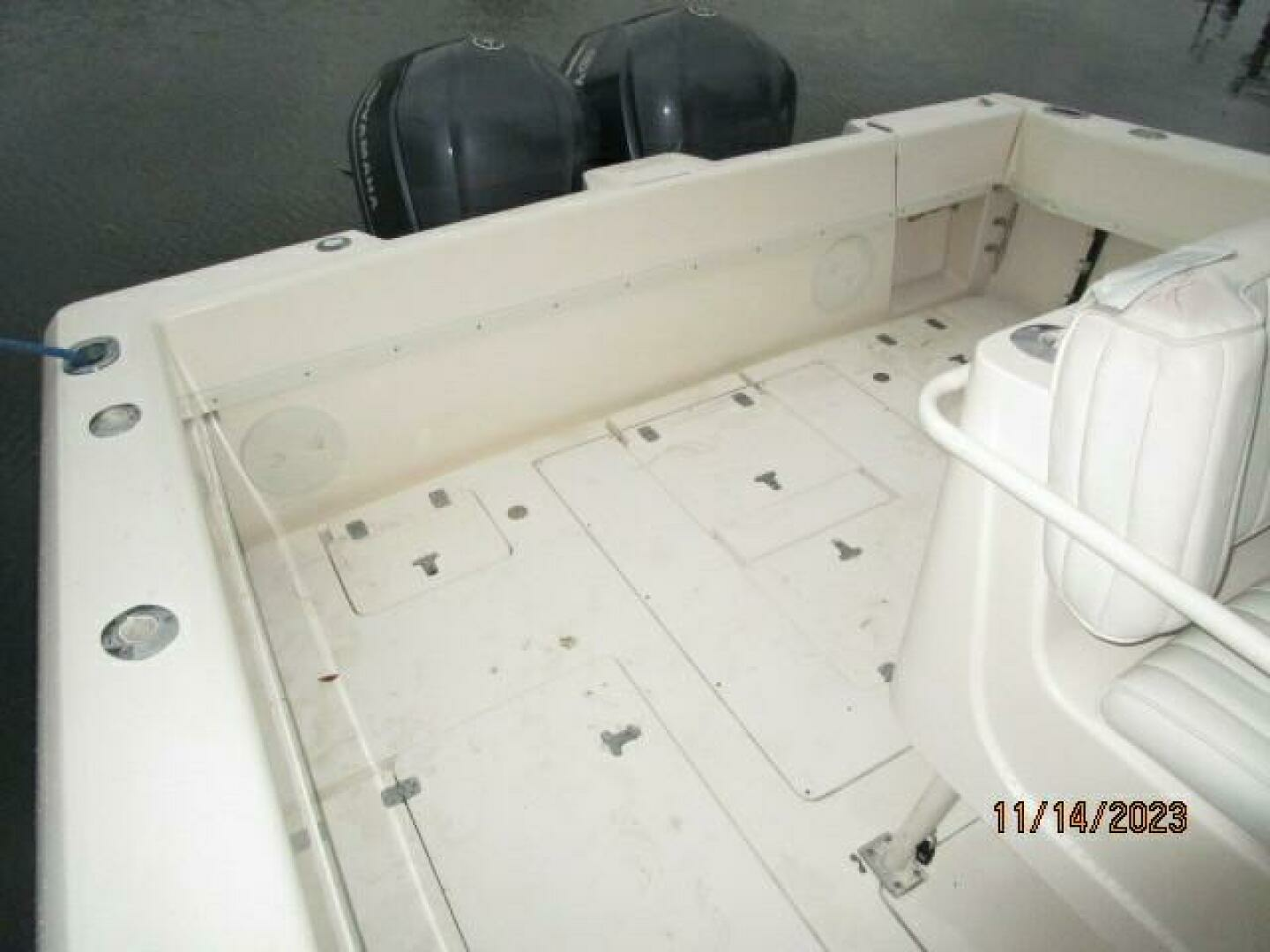2001 Intrepid 348 Walkaround - Image 20