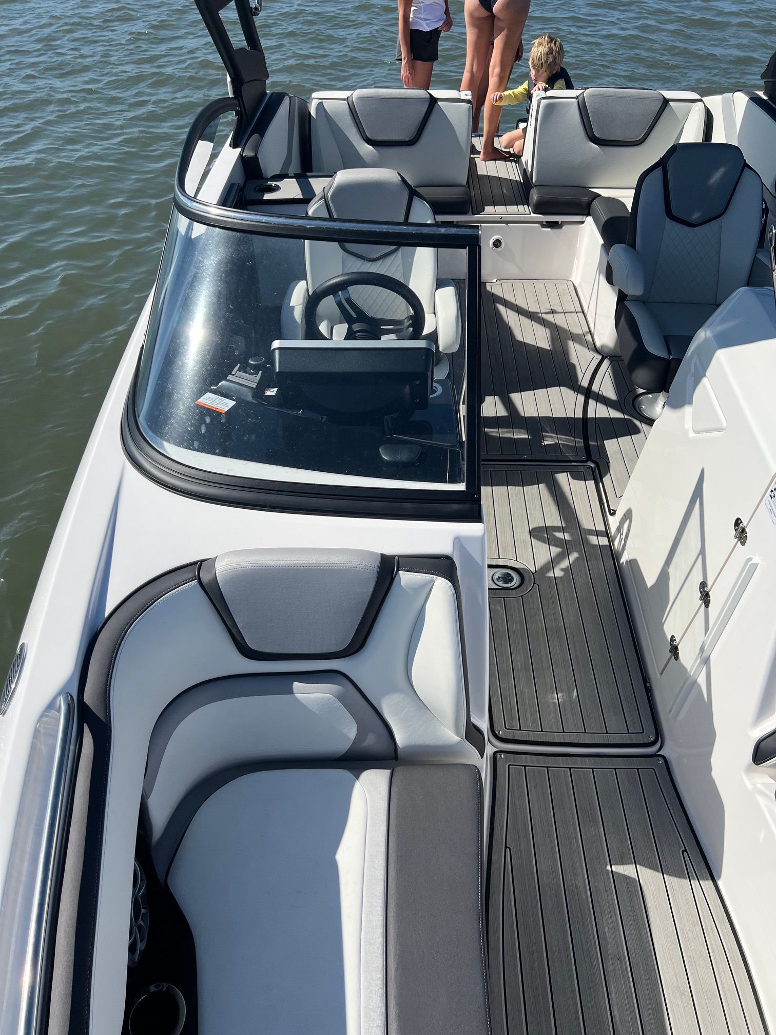 2023 Yamaha Boats 252S - 93
