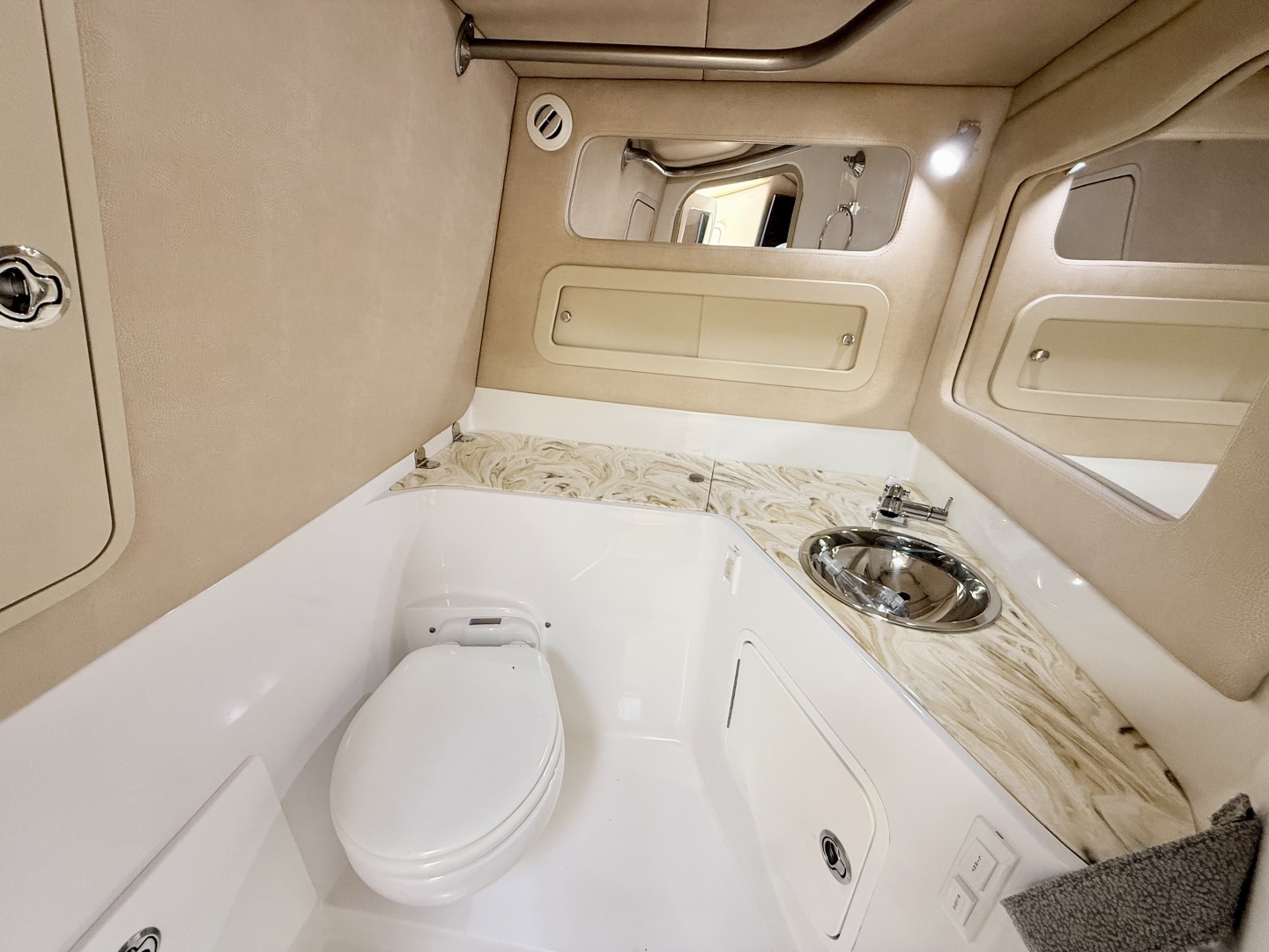 2020 Nor-Tech 550 SPORT CENTER CONSOLE - Image 65