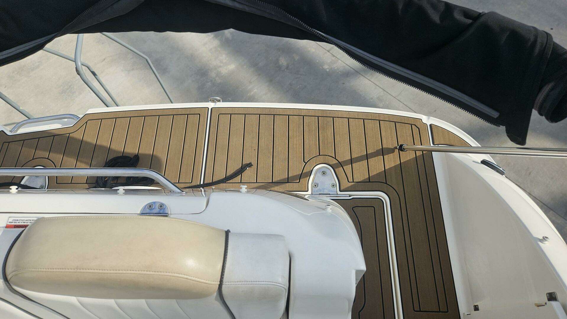 2008 Sea Ray 240 Sundancer - Image 32