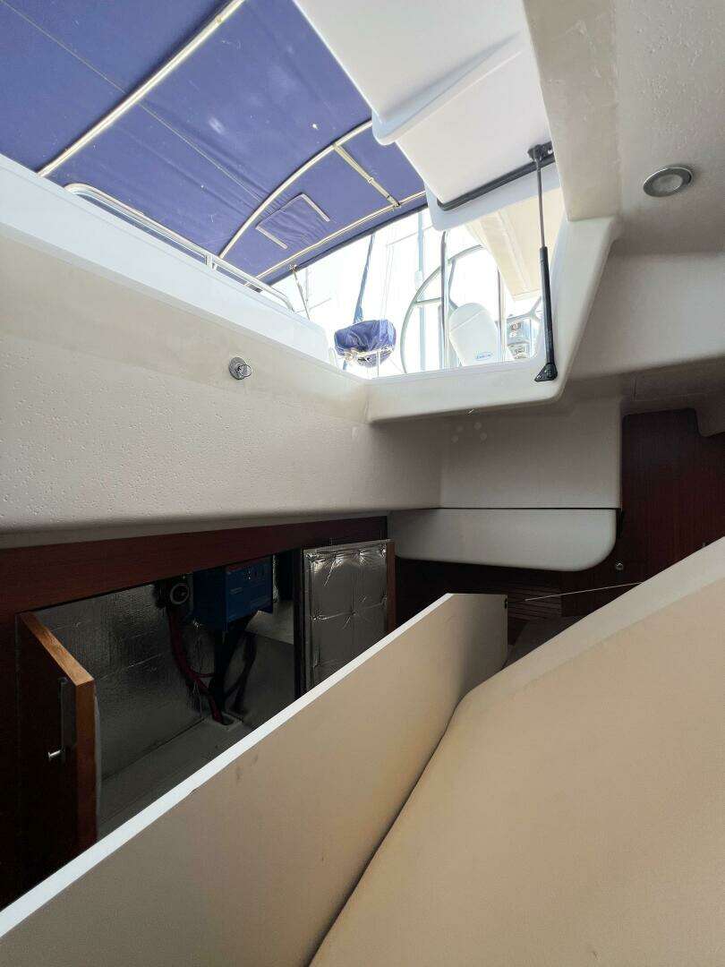 2019 Catalina 425 - Image 36