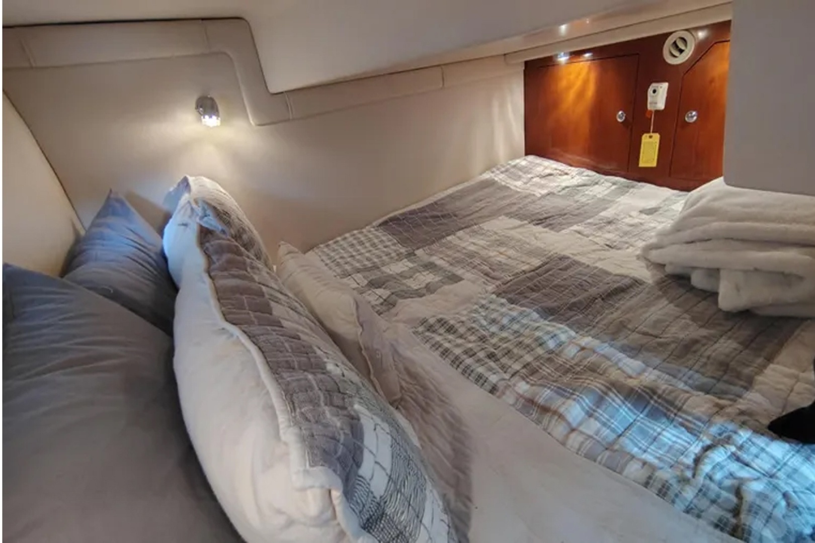 2008 Regal 2565 Window Express - Image 27