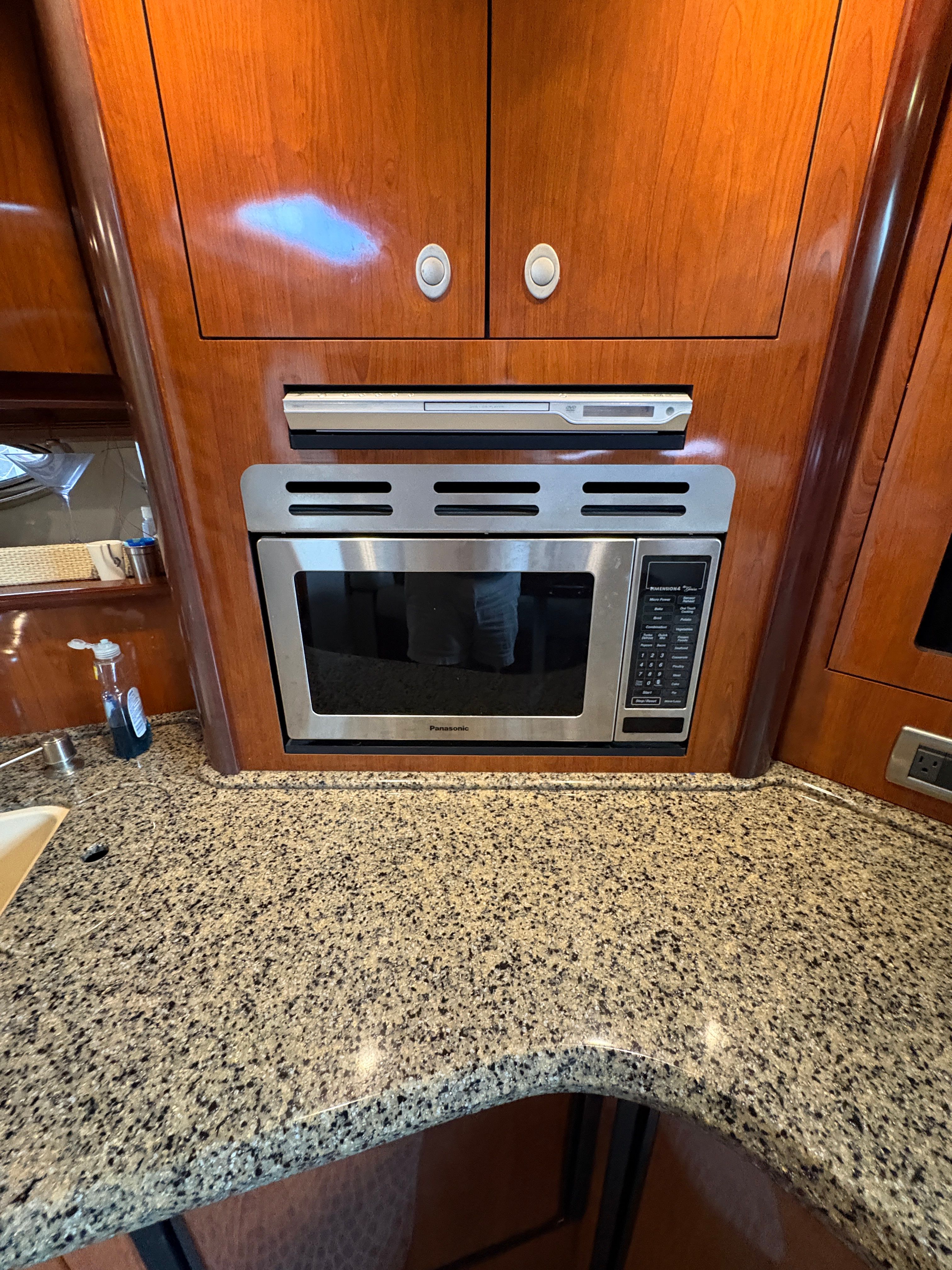 2005 Sea Ray 420 Sundancer - 69