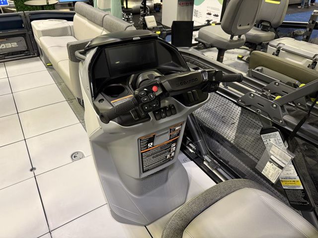 2026 Sea-Doo Switch Cruise™ 21 - 300 Hp - Tech Painted - 11
