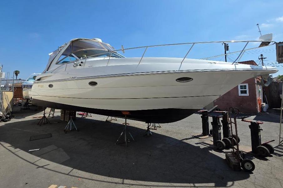 2001 Cruisers Yachts 340 Express