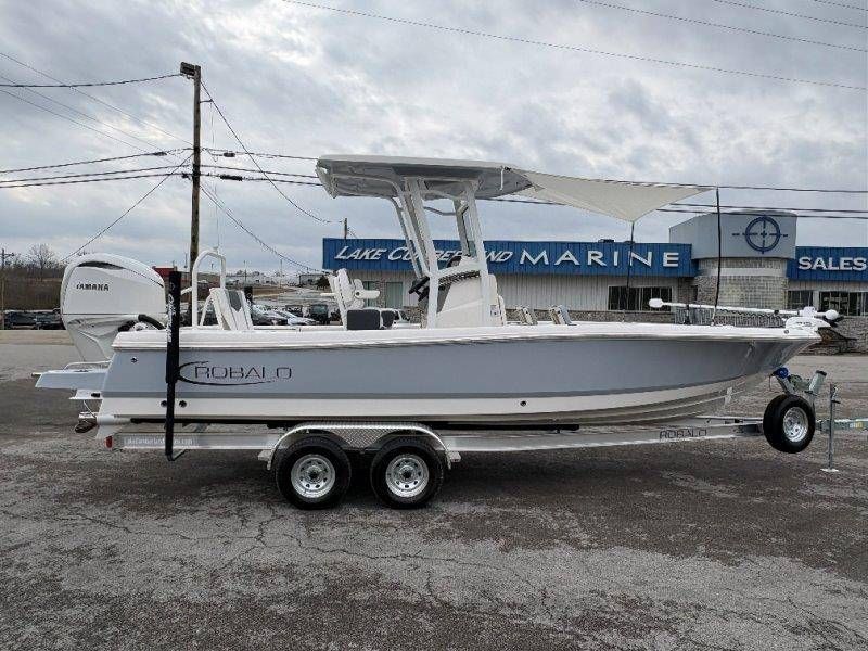 2026 Robalo 246 Cayman - 39