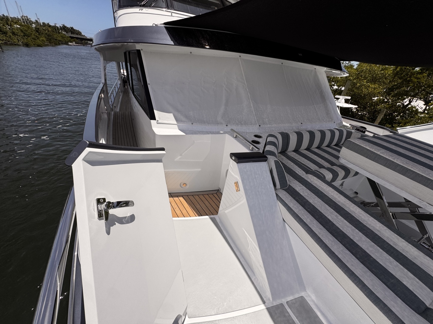 2025 Marlow EXPLORER 70E MK II - Image 16