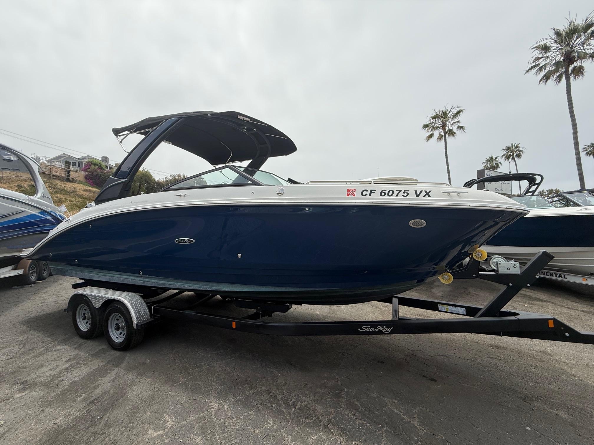 2024 Sea Ray SDX 270 Outboard