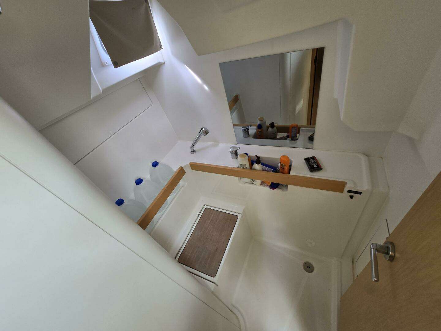 2018 Beneteau 38.1 - Image 17
