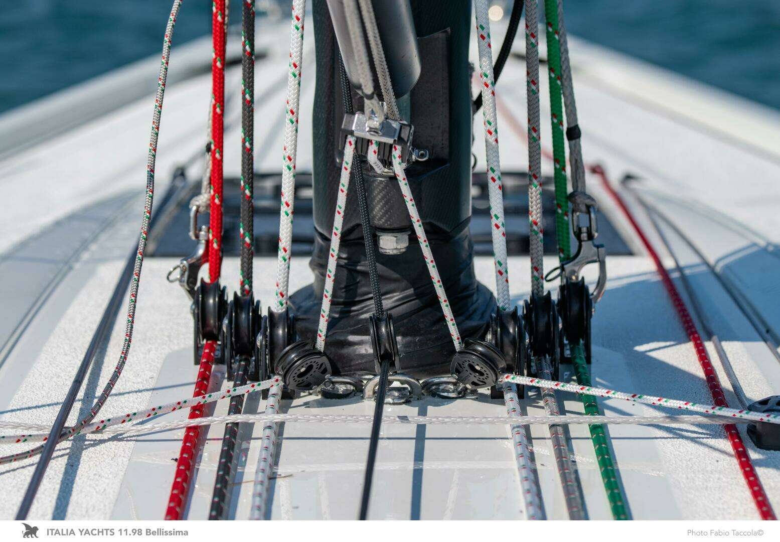 2026 Italia Yachts 11.98 - Image 18