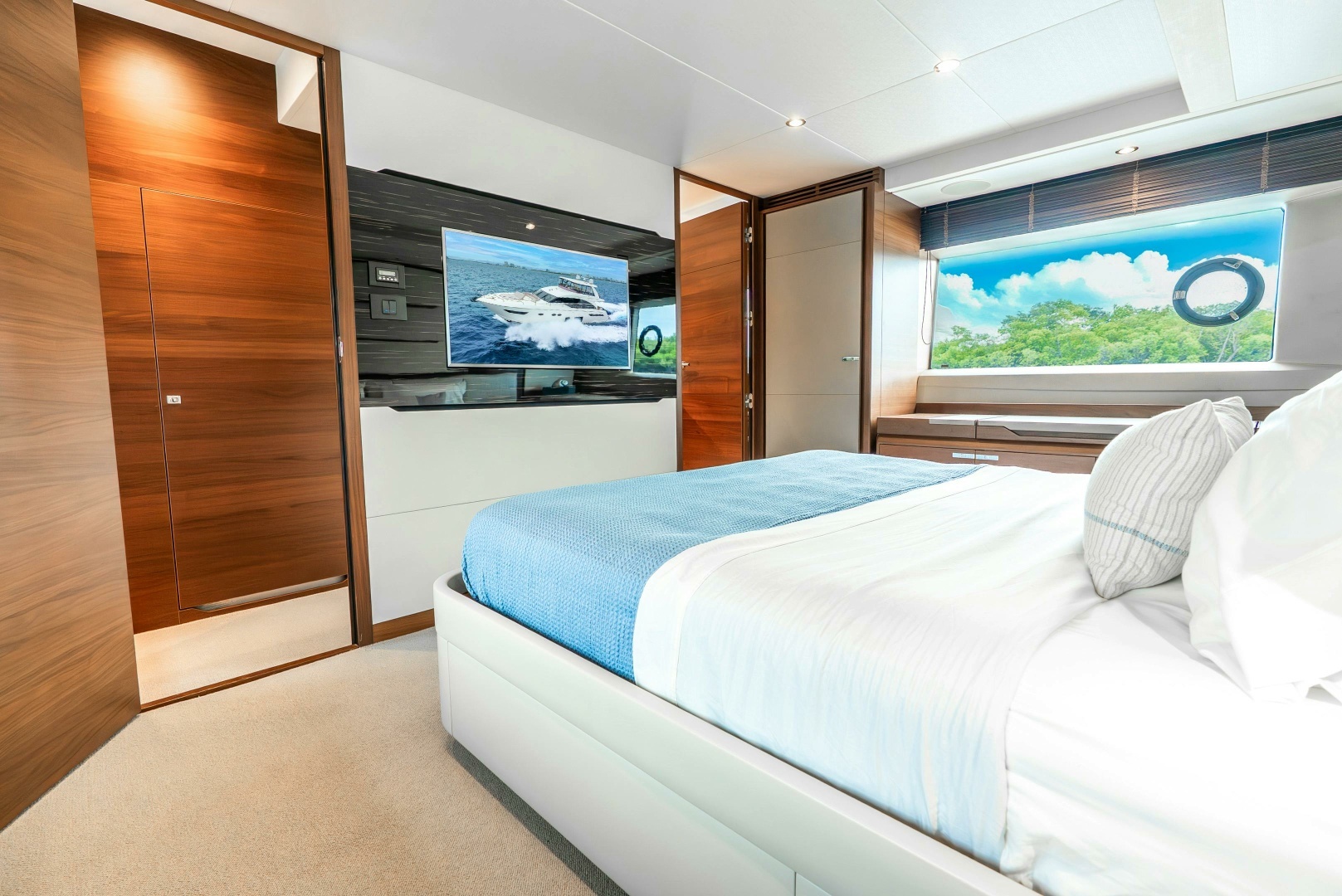 2018 Princess Yachts — - Image 44