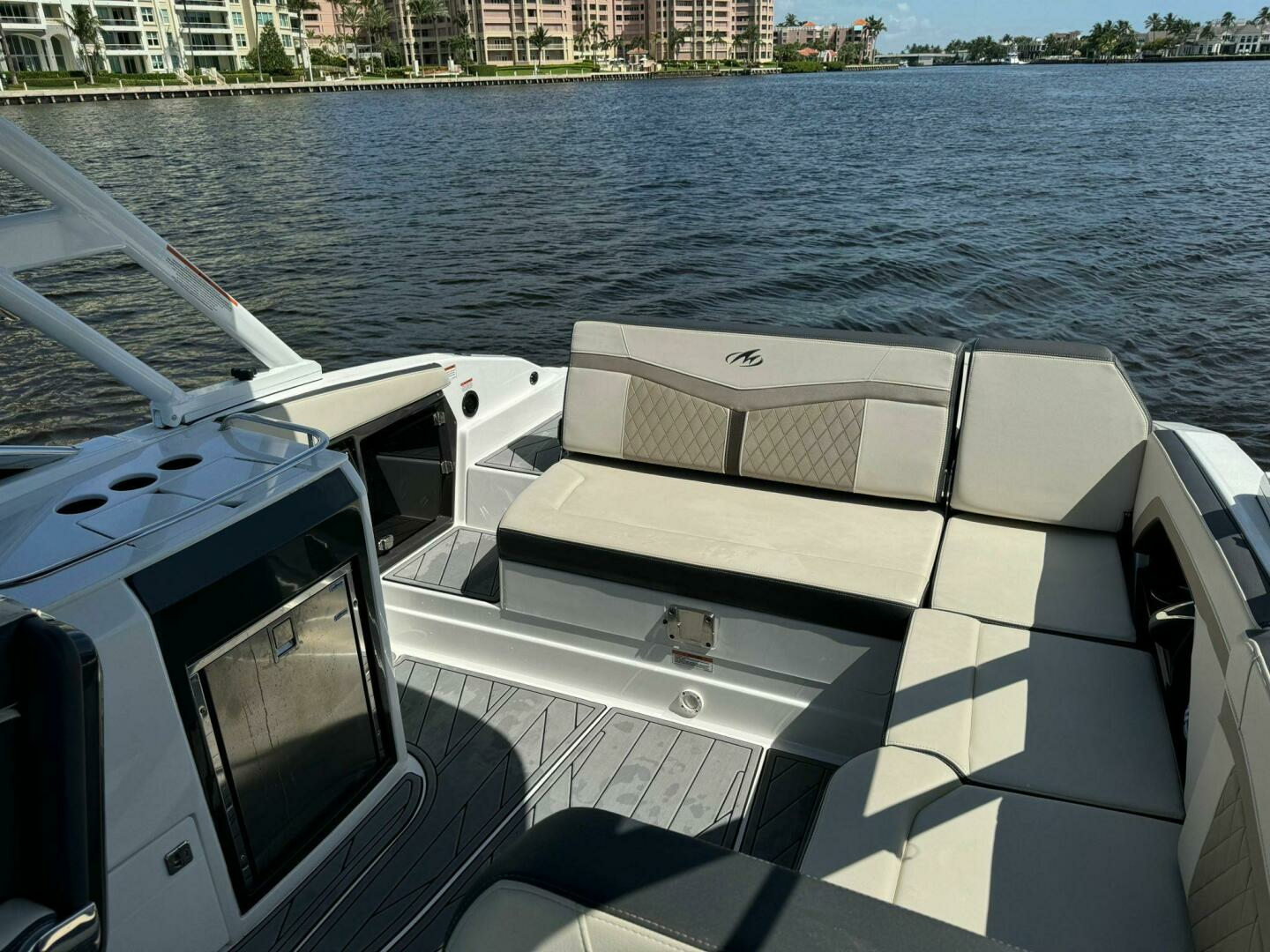 2022 Monterey 278 SS - Image 16