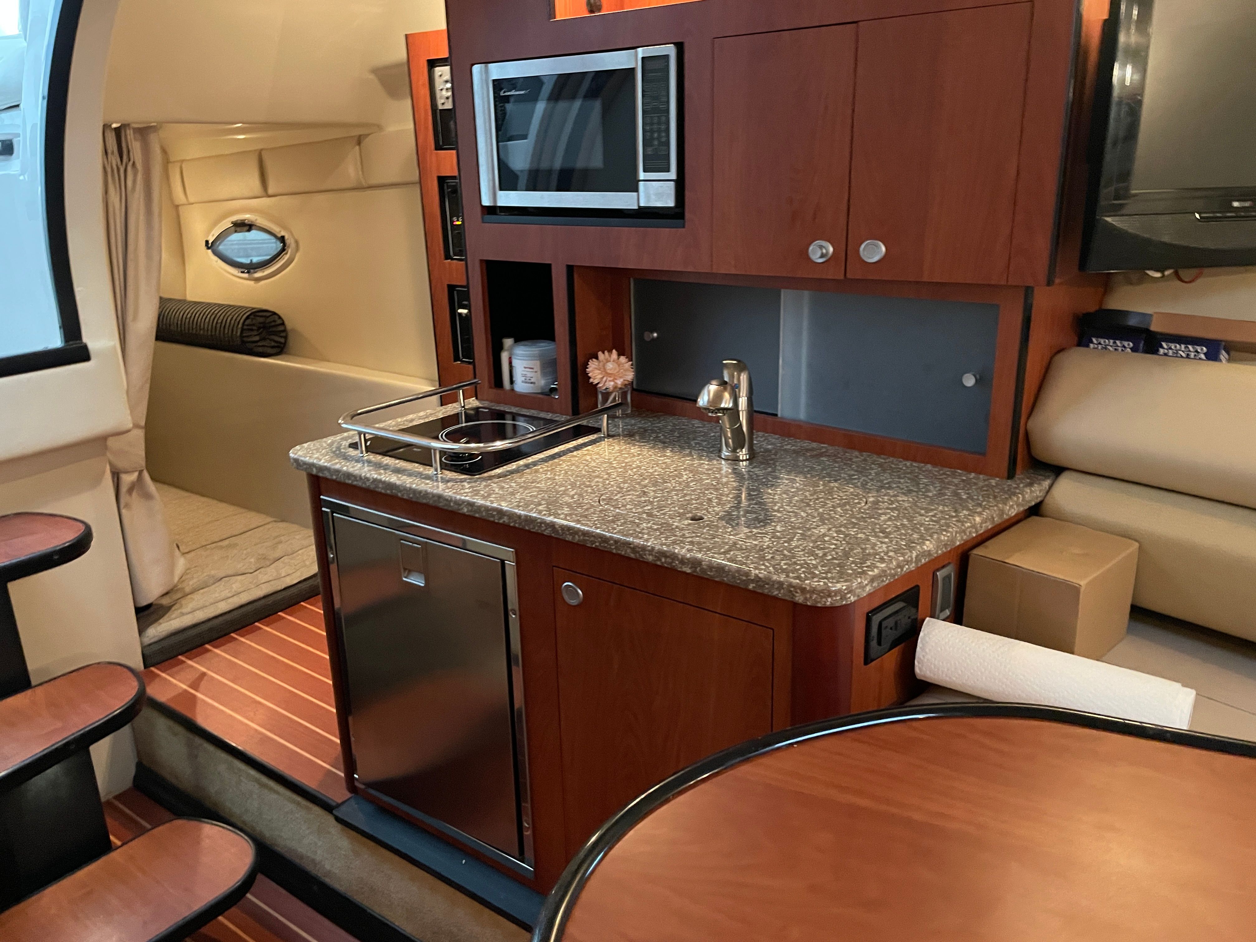 2010 Monterey 280 SCR - 36