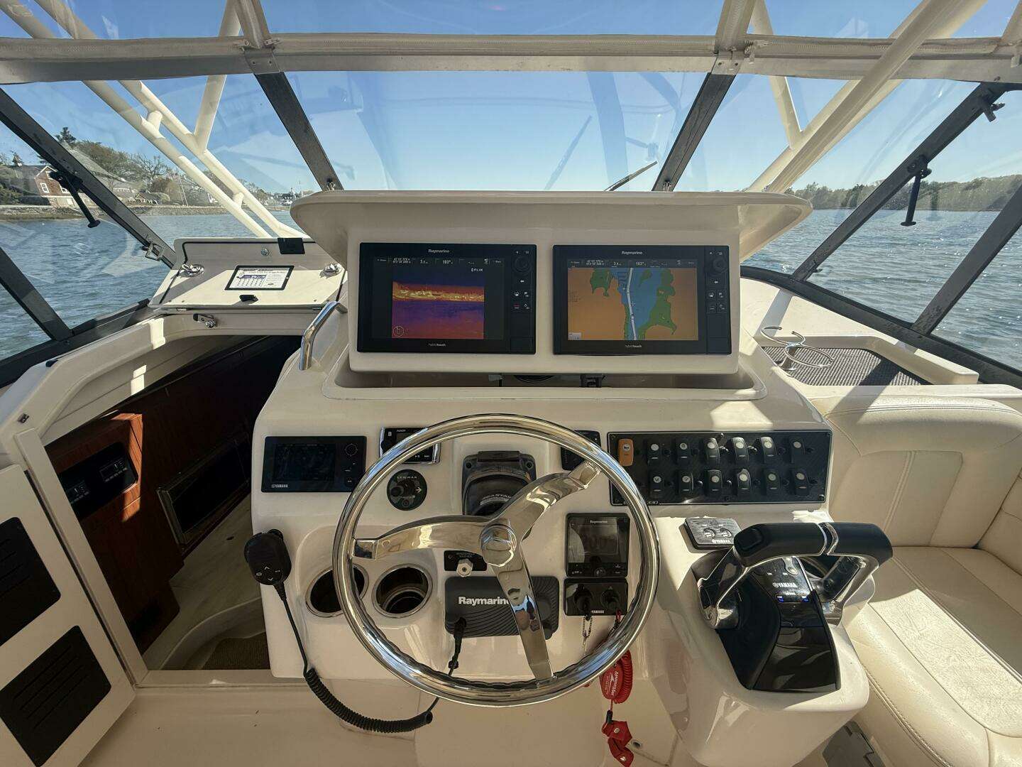 2016 Grady-White 330 Express - Image 8