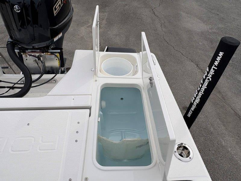 2025 Robalo 226 Cayman - 68
