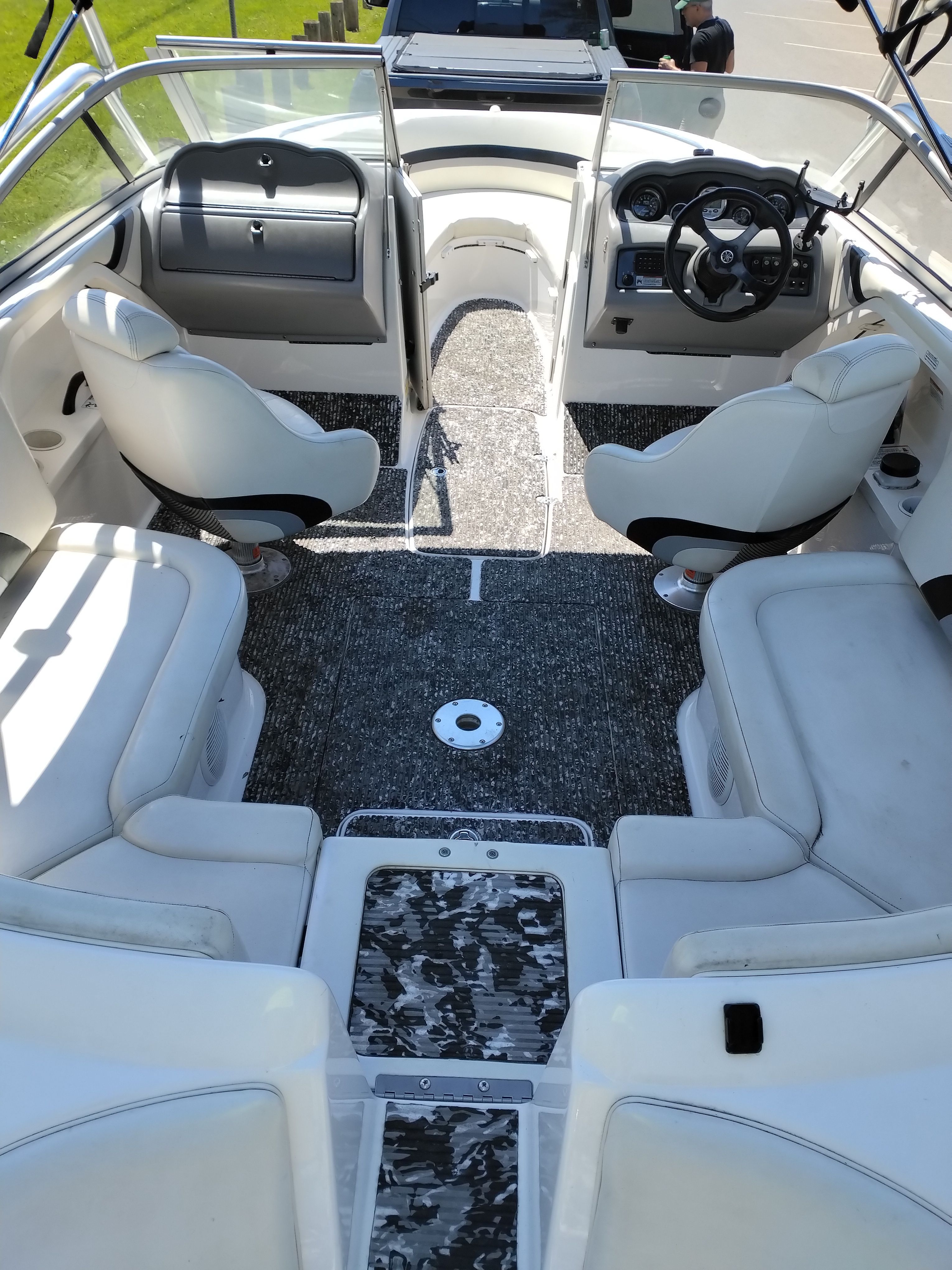 2004 Yamaha Boats AR230 - 13