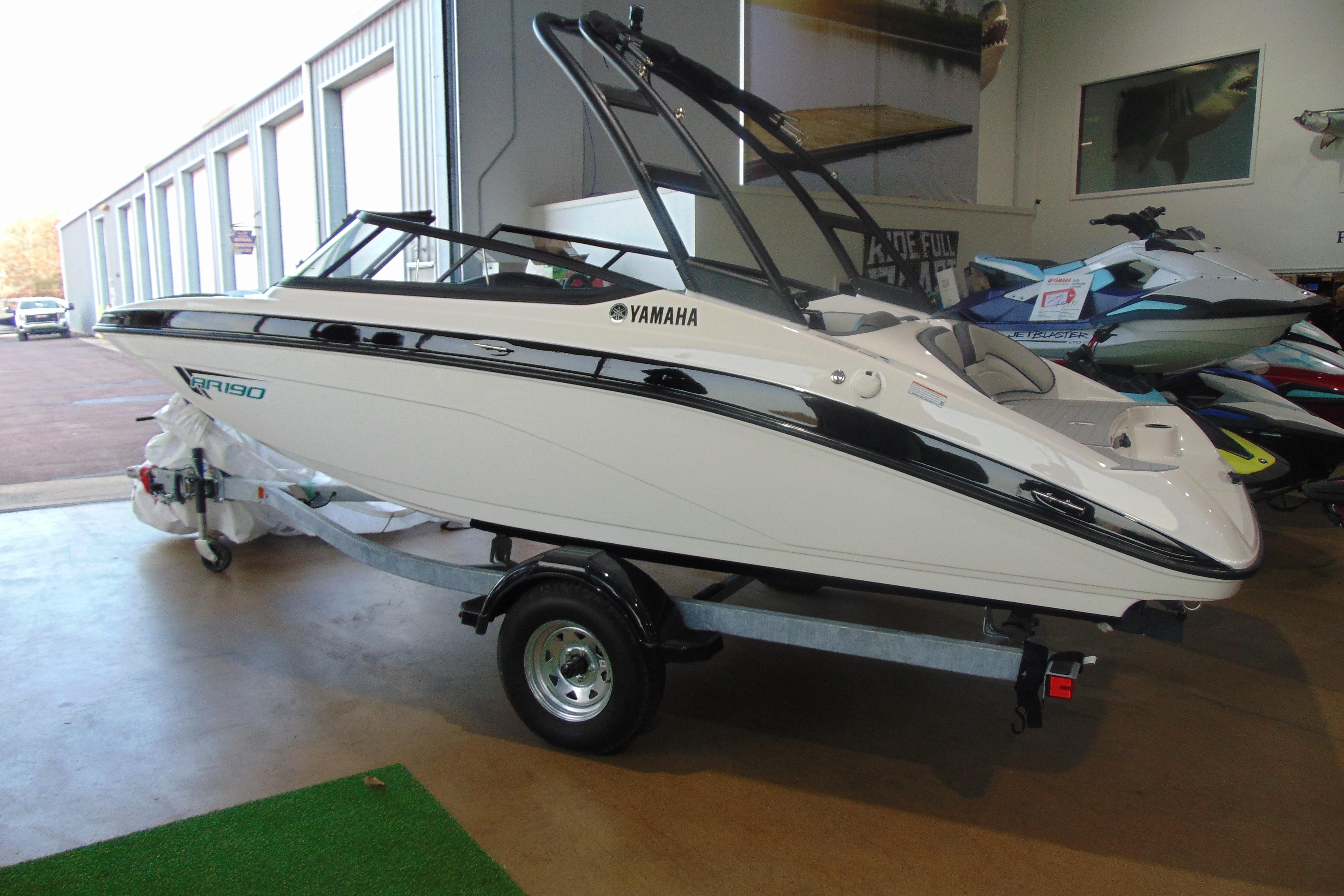 2026 Yamaha Boats AR190