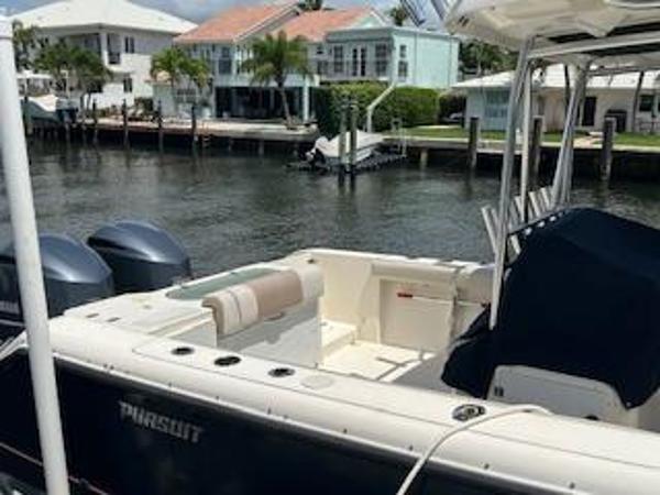 2011 Pursuit C 280 Center Console - 42