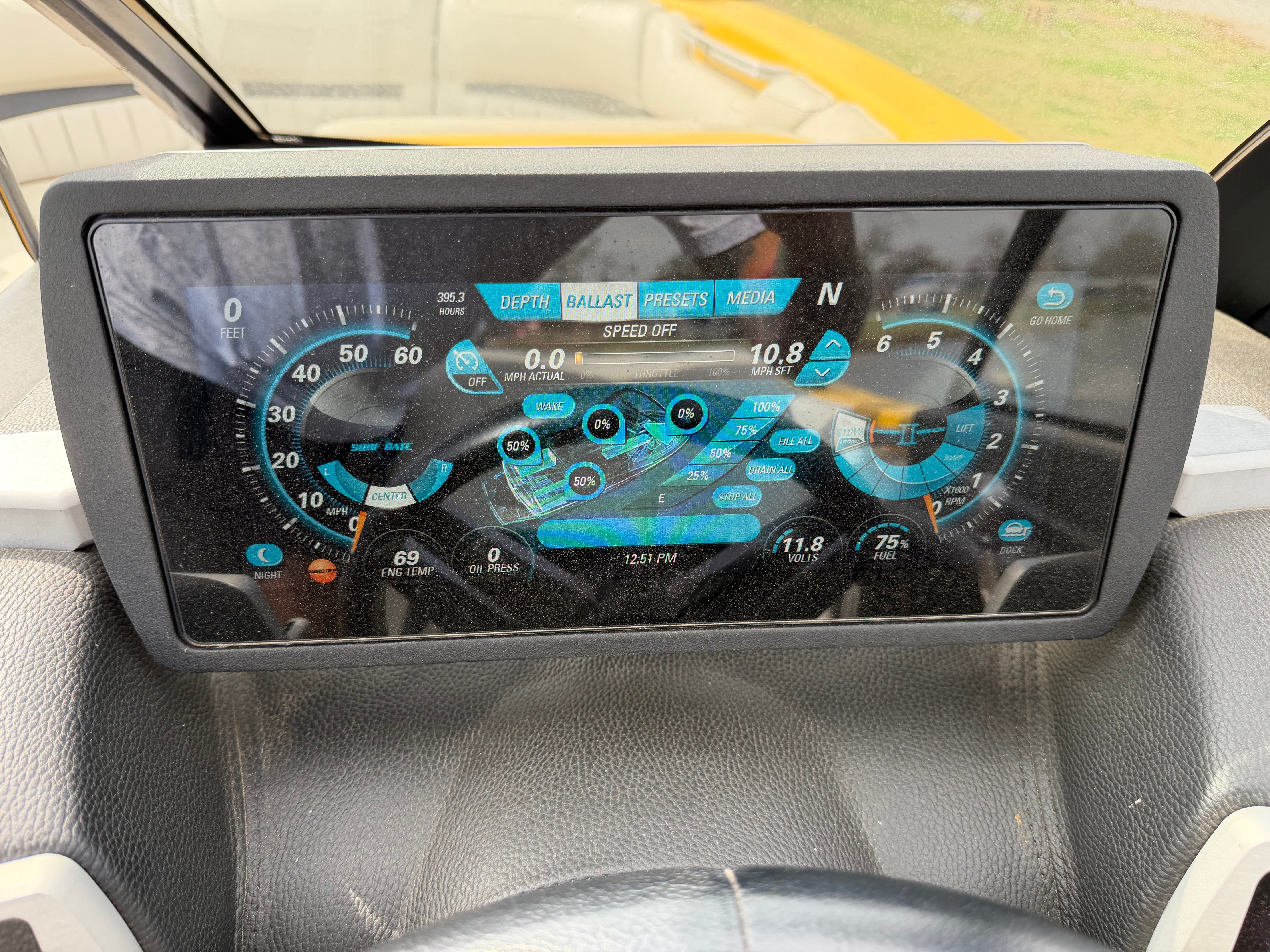 2015 MALIBU 24 MXZ - Image 18