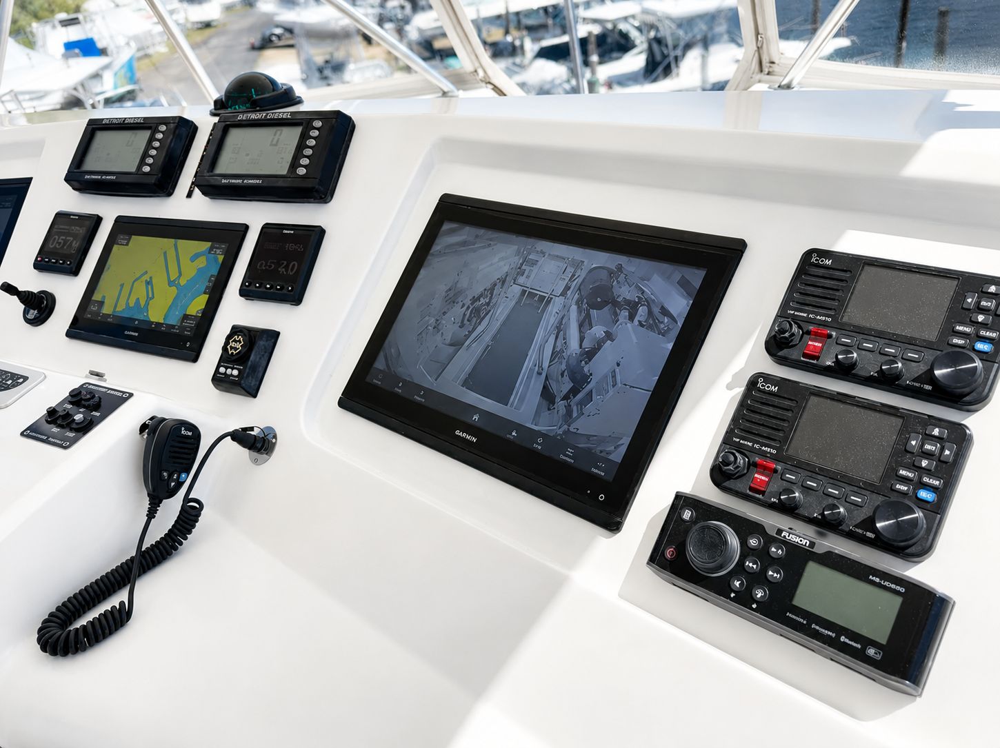 2004 Ocean Yachts 50 Convertible - 9
