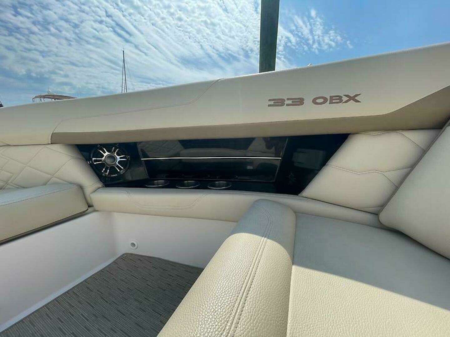 2018 Regal 33 OBX - Image 6