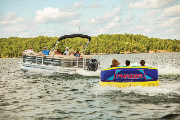 2025 Sun Tracker Party Barge 24 DLX - 51