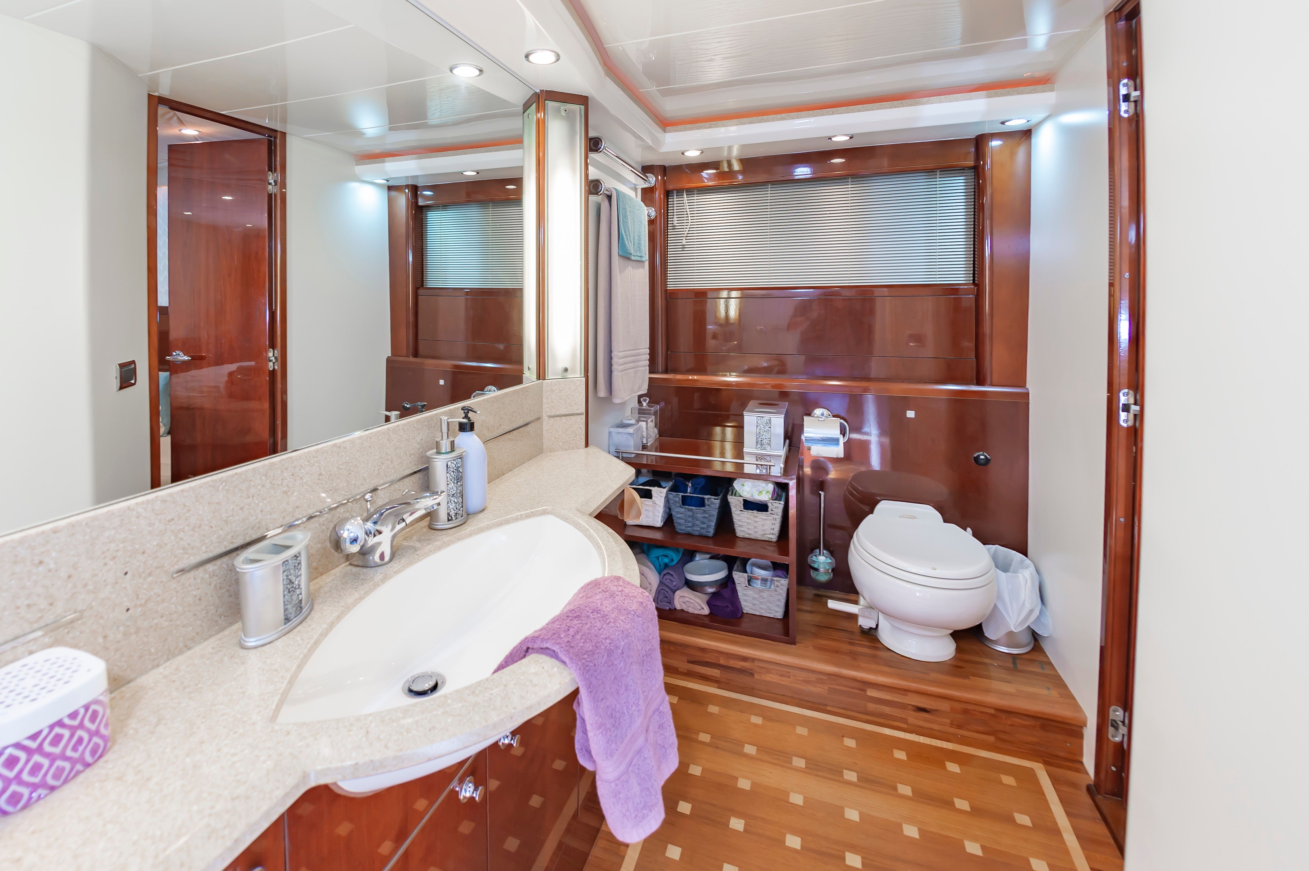 2006 Princess 75 Motor Yacht - 80