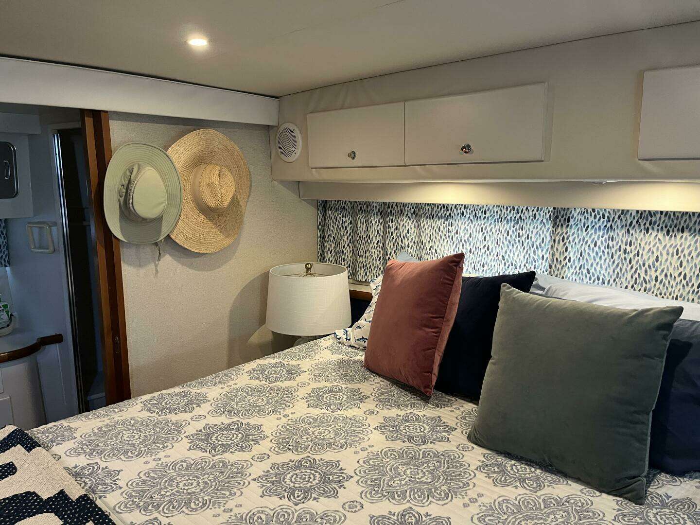 1995 Carver 440 Aft Cabin - Image 38