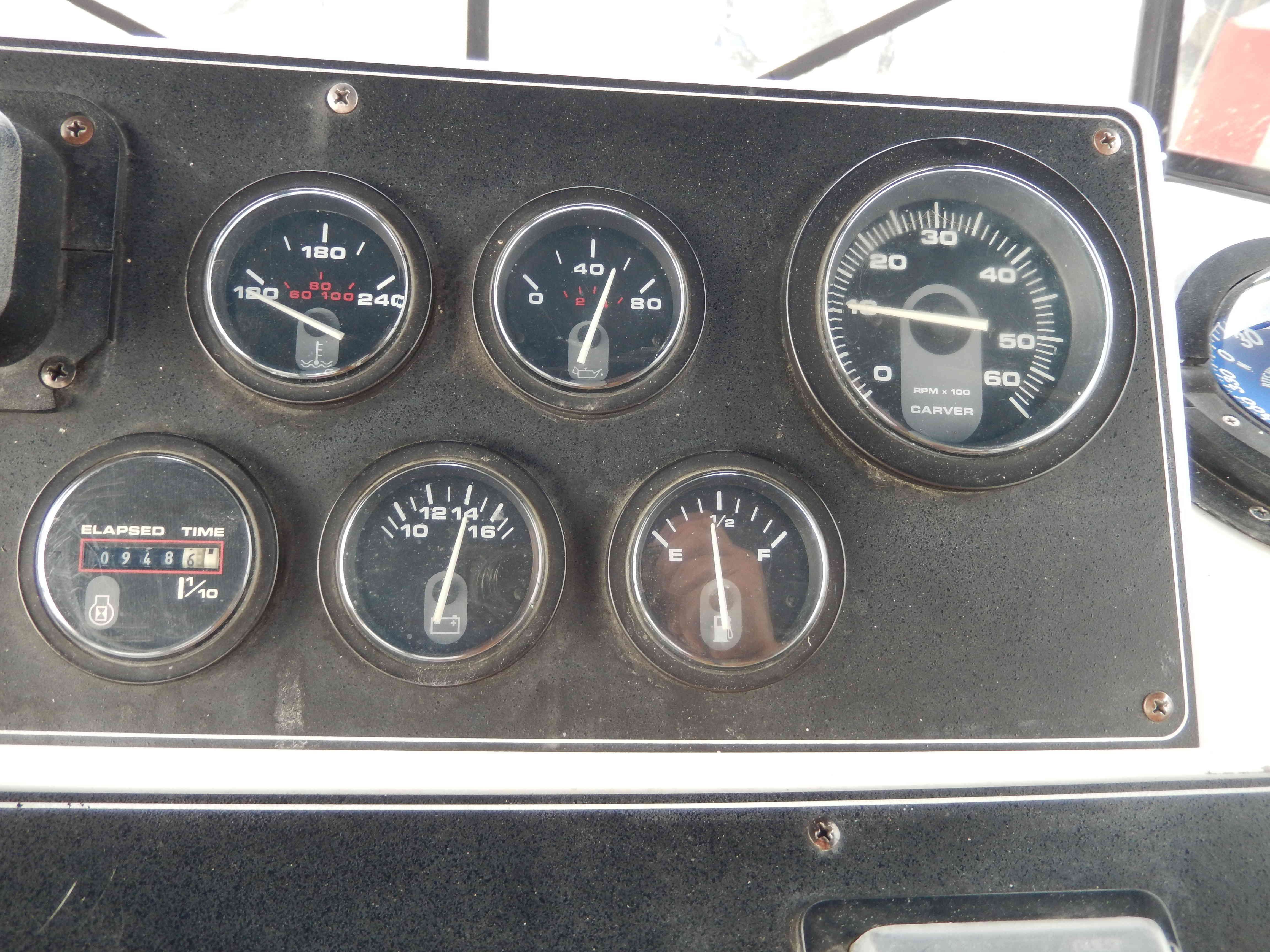 1991 Carver 33AFT - 24