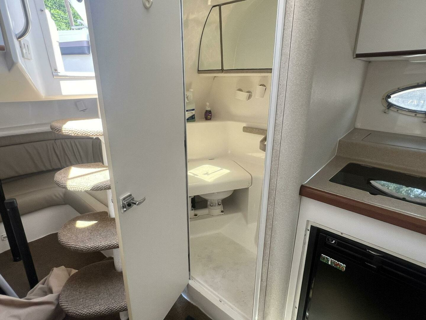 1996 Silverton 310 Express - Image 10