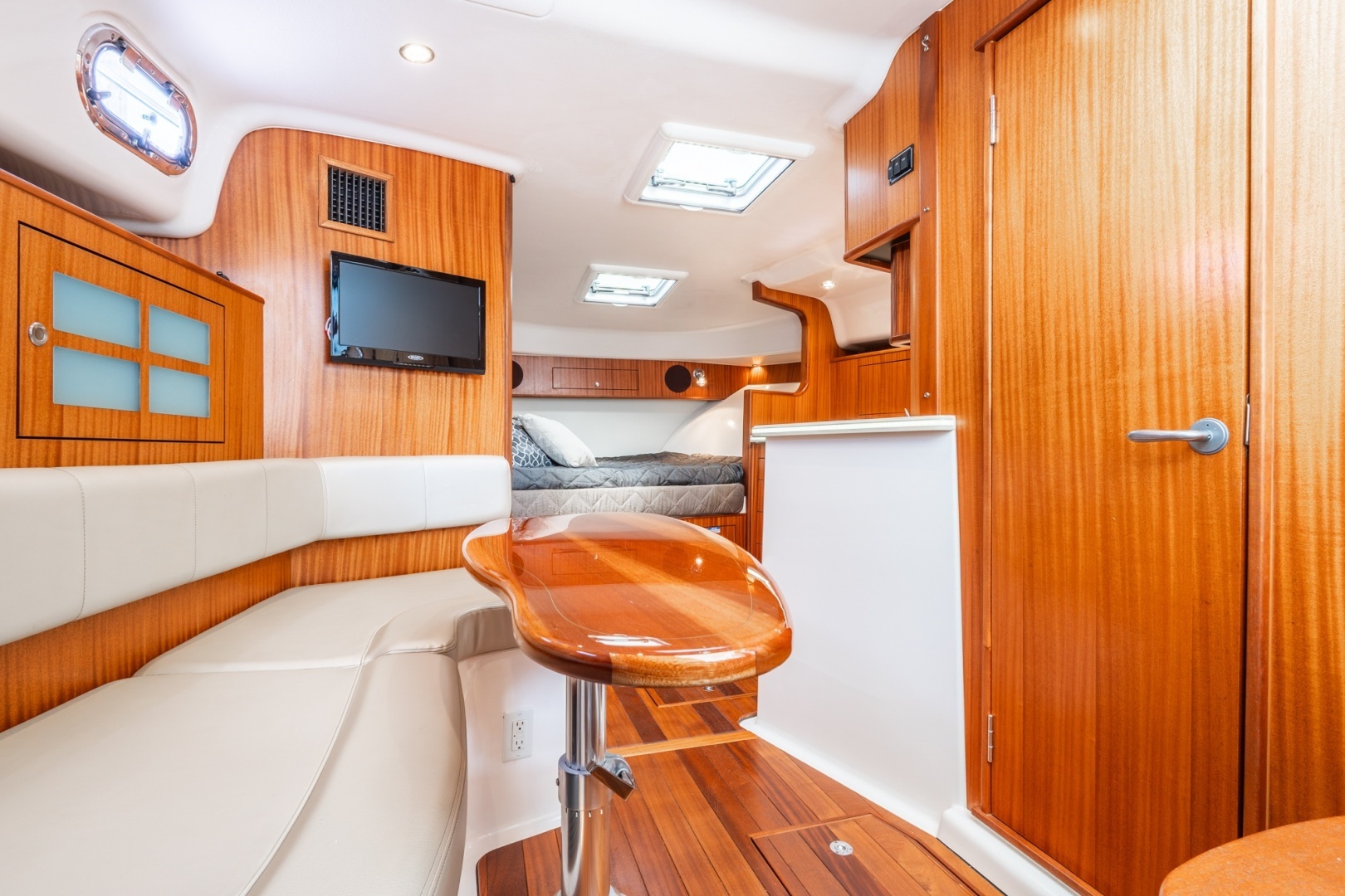2016 Pursuit OS 385 Offshore - Image 20