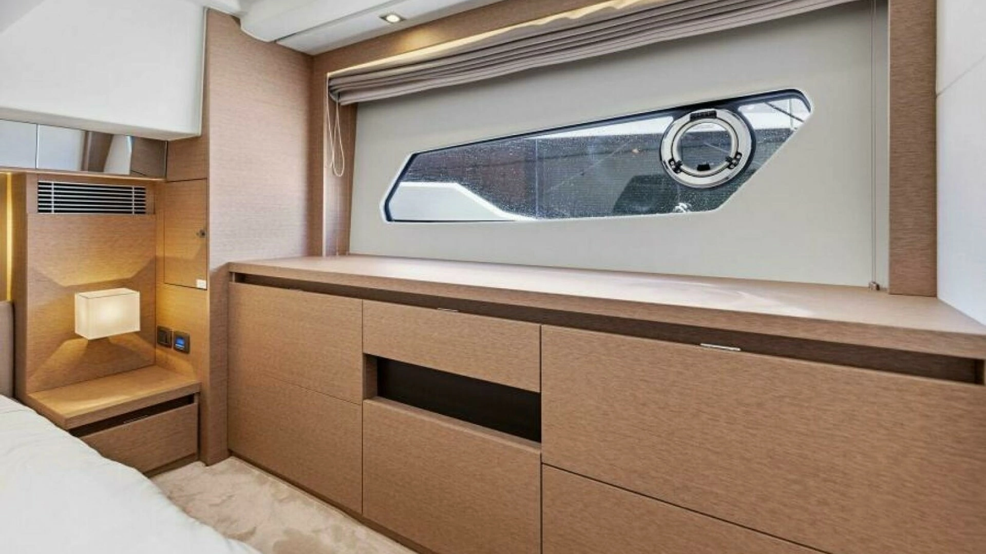 2025 Prestige 460 - Image 18