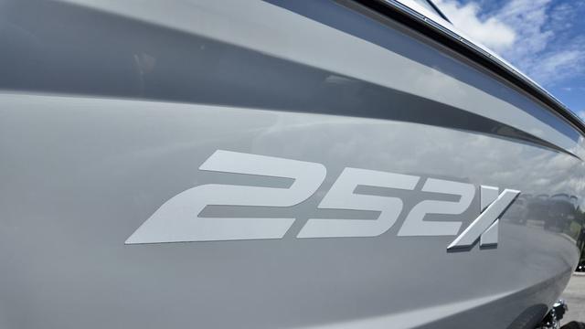 2024 Yamaha Boats 252XE - 10
