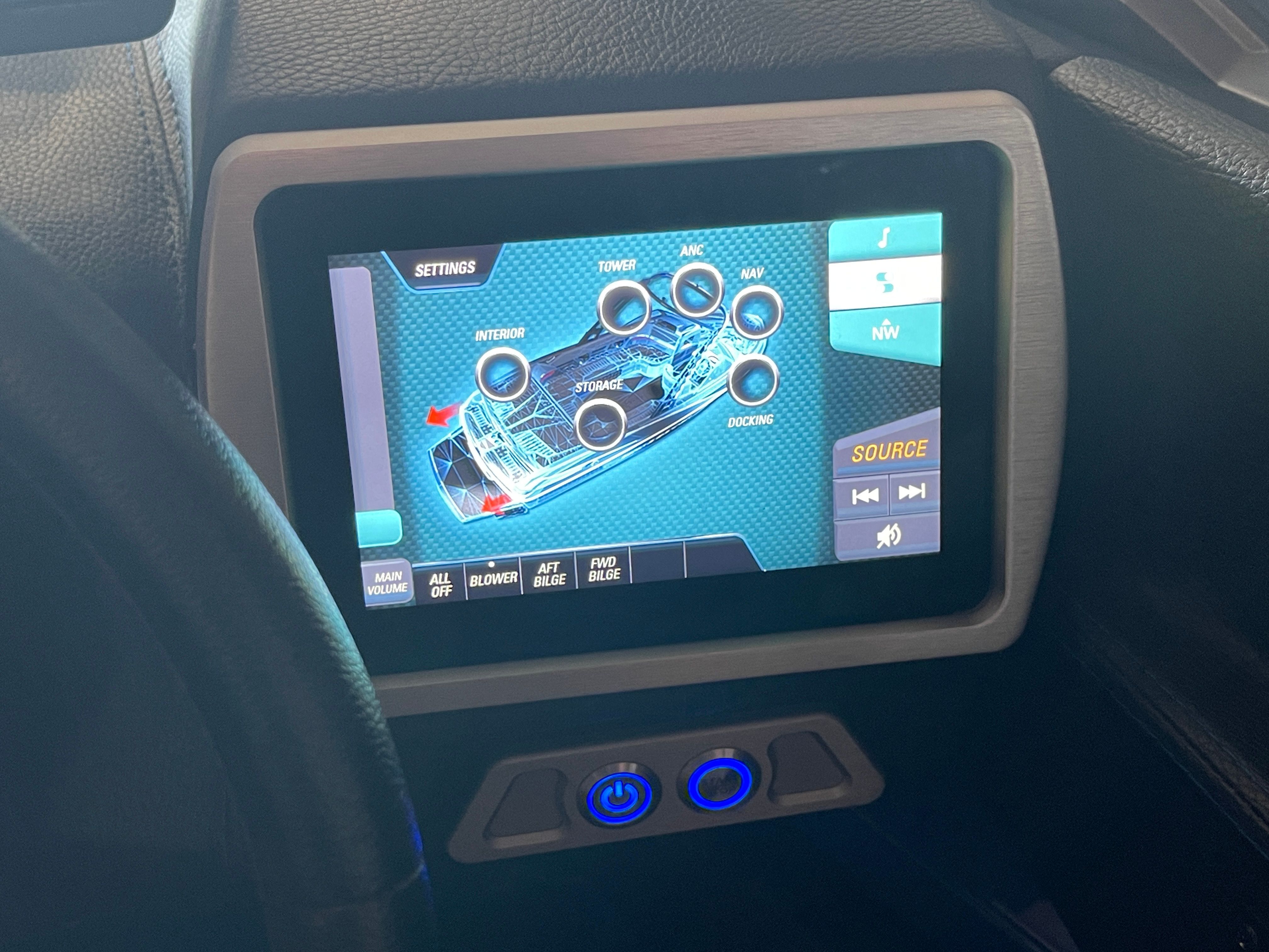 Touchscreen display in the Malibu Wakesetter 22 LSV boat.