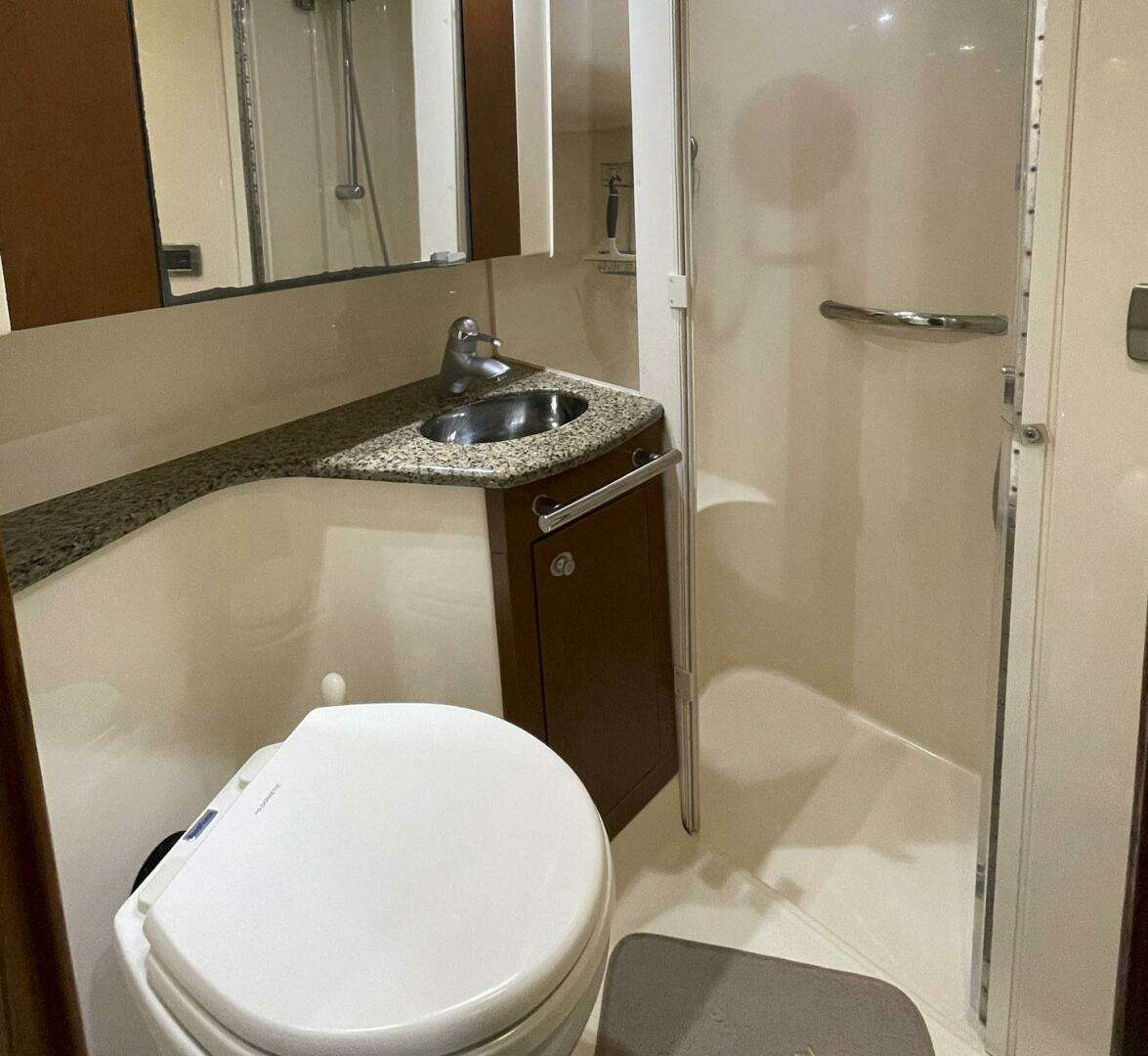 2007 Sea Ray 44 Sedan Bridge - Image 25