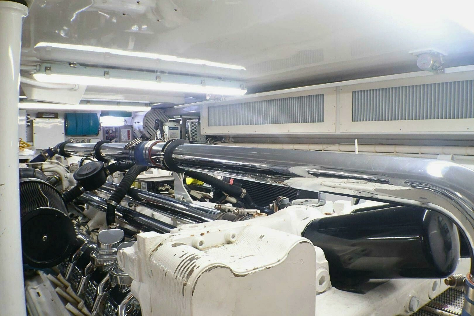 2001 Donzi 73 Sport Yacht - Image 71