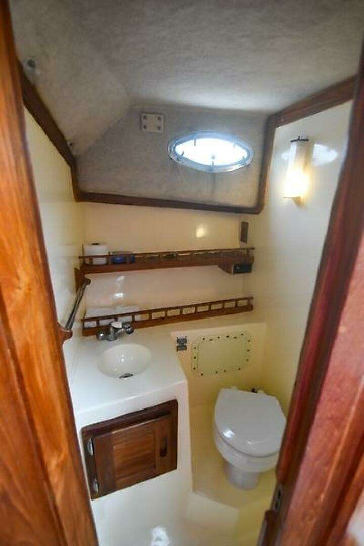 1998 Albemarle 285 Express - Image 36