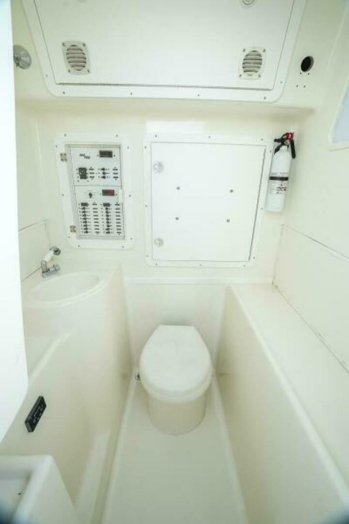 2013 SeaVee 390 - Image 32
