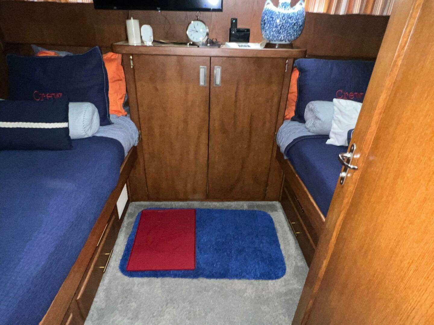 1988 Hatteras Motor Yacht - Image 66