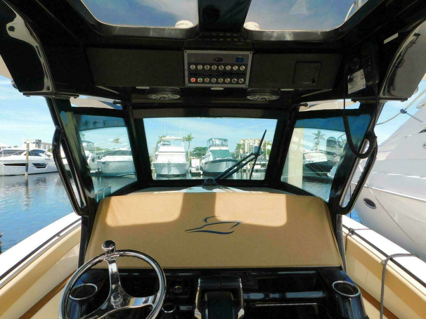 2024 Scout 330 LXF - Image 9