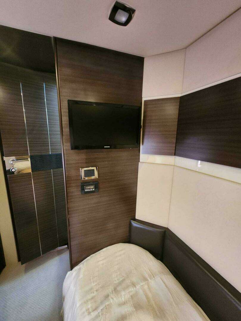 2014 Azimut Flybridge - Image 93